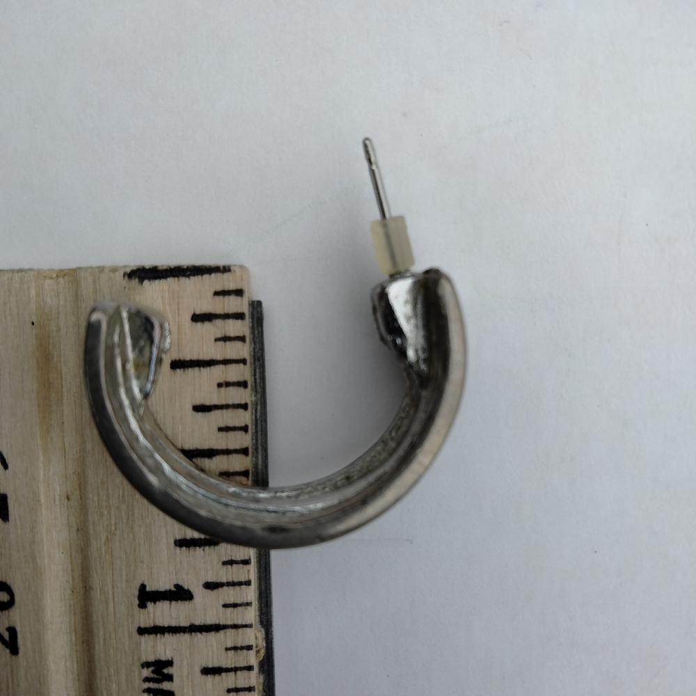 Vintage Green Enameled Half Hoop Earrings Pierced Silver Tone - Picture 9 of 9